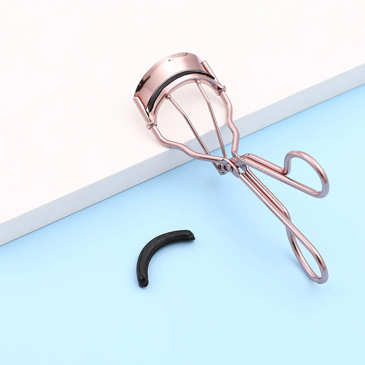 1pc Wild-angle Lash Eyelash Curler with Comfort Grip Makeup Tool, Creates Eye-Opening & Lifted Lashes,With 1 Additional Rubber